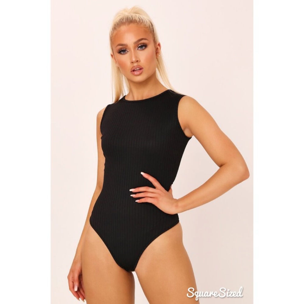 NWT Round Neck Ribbed Snap Bodysuit